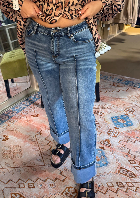 Medium Wash High-Wasted Front Seam Cuffed Jean