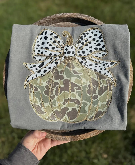 Bow/Camo Pumpkin Tee- Comfort Colors